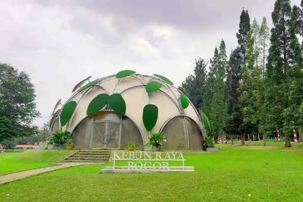 8 Tempat Wisata Dekat Stasiun Bogor, Mudah Diakses!